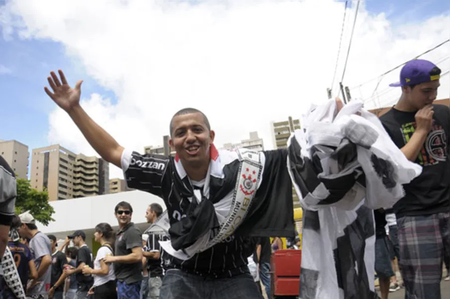 Confira, em imagens, a festa dos corintianos em Londrina
