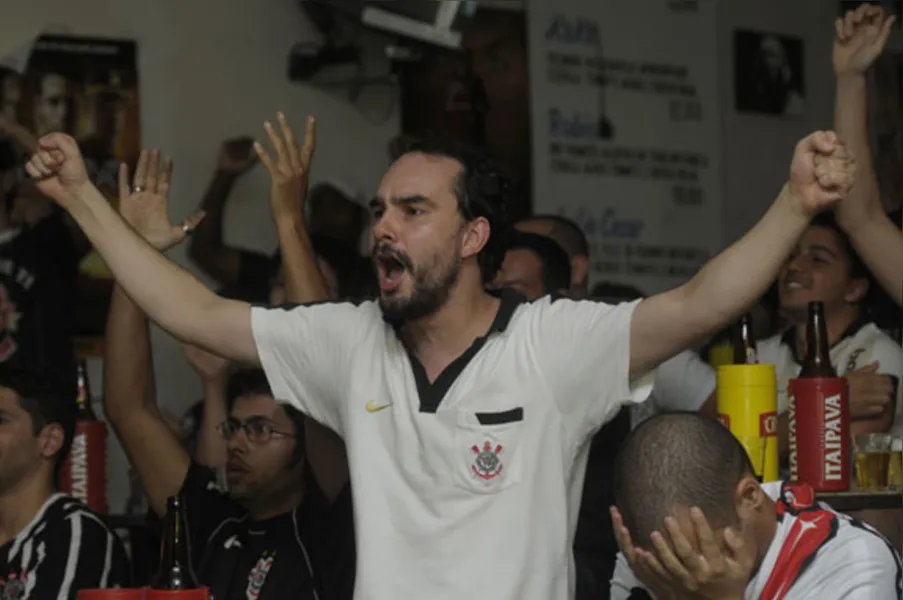 Confira, em imagens, a festa dos corintianos em Londrina