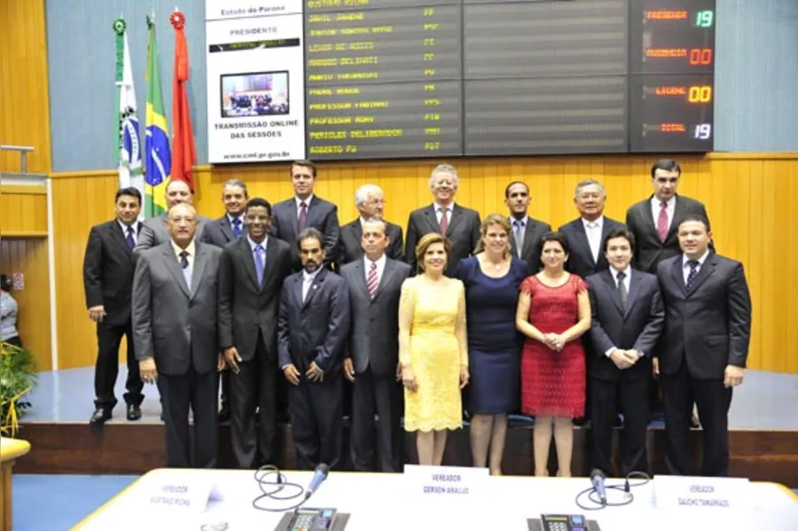 Kireeff toma posse e reforça discurso anticorrupção