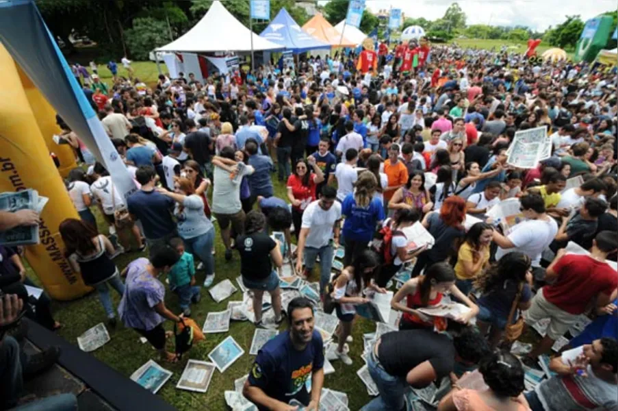 Festa no aterro reúne mais de mil estudantes
