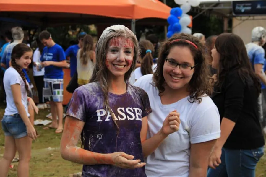 Festa no aterro reúne mais de mil estudantes