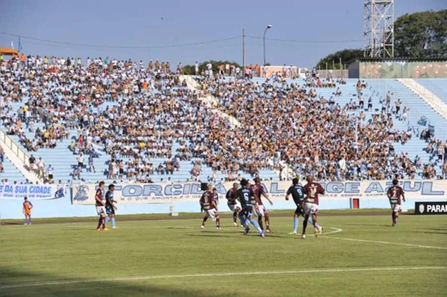 LEC estreia com goleada sobre Toledo