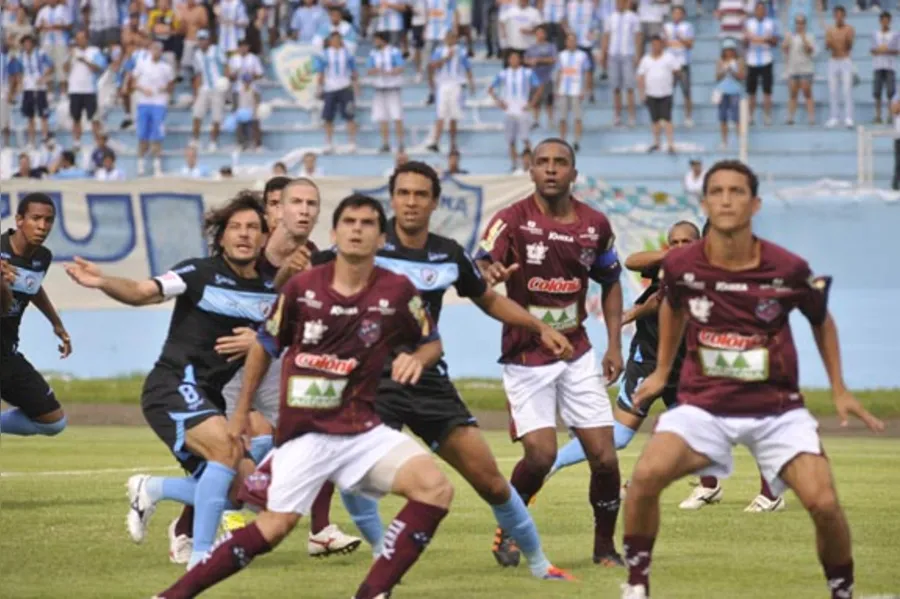 LEC estreia com goleada sobre Toledo