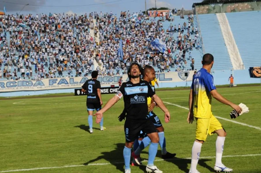 LEC estreia com goleada sobre Toledo