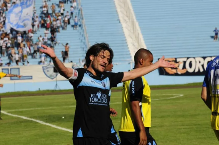 LEC estreia com goleada sobre Toledo
