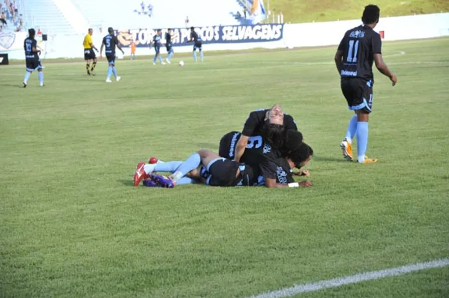 LEC estreia com goleada sobre Toledo