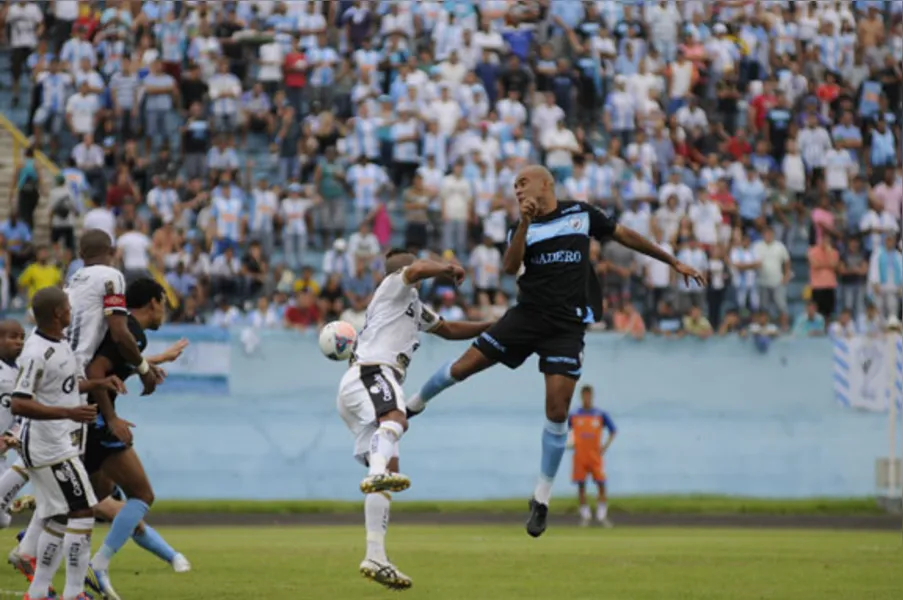 Londrina sucumbe e cai para a vice-liderança