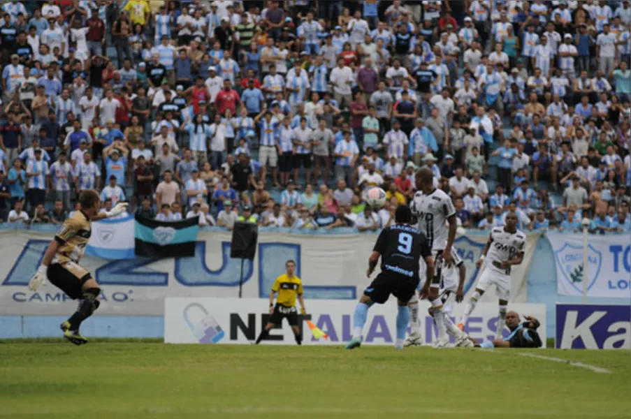 Londrina sucumbe e cai para a vice-liderança