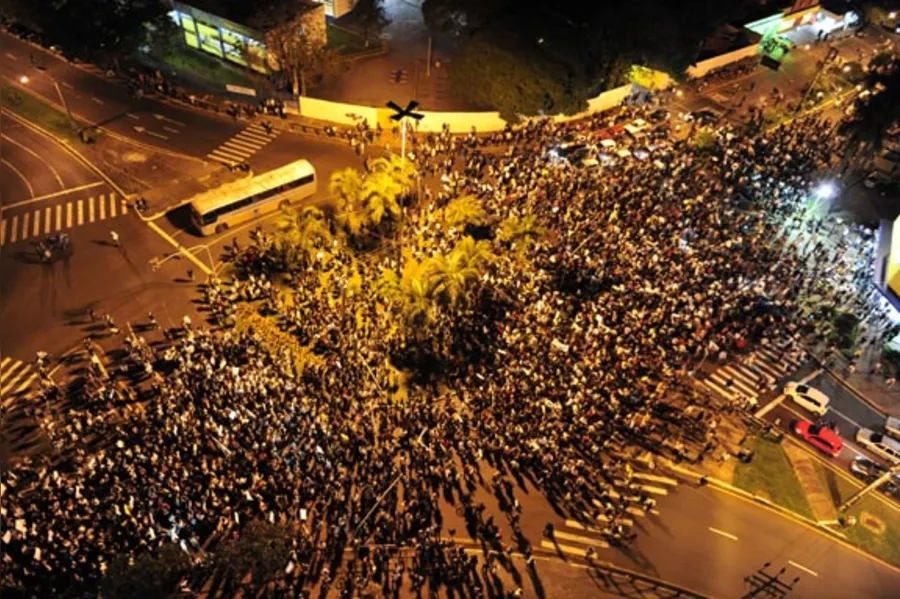 Onda de protestos toma conta do País