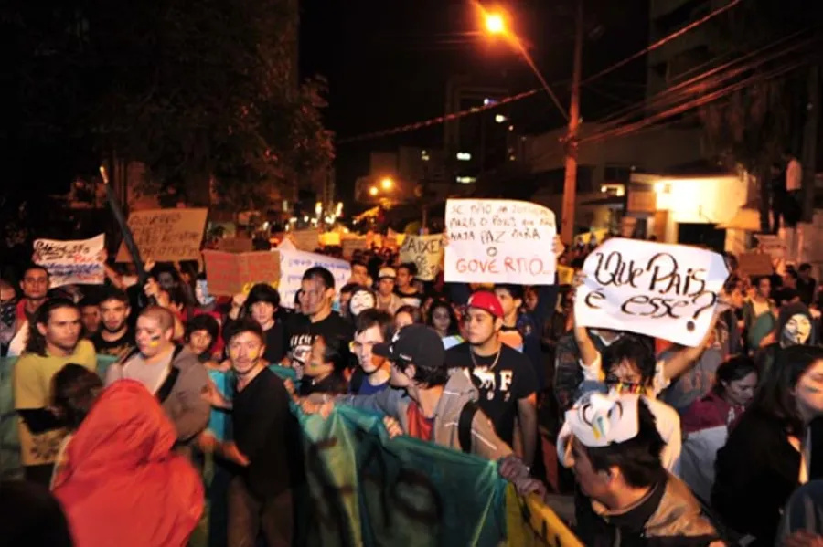 Onda de protestos toma conta do País