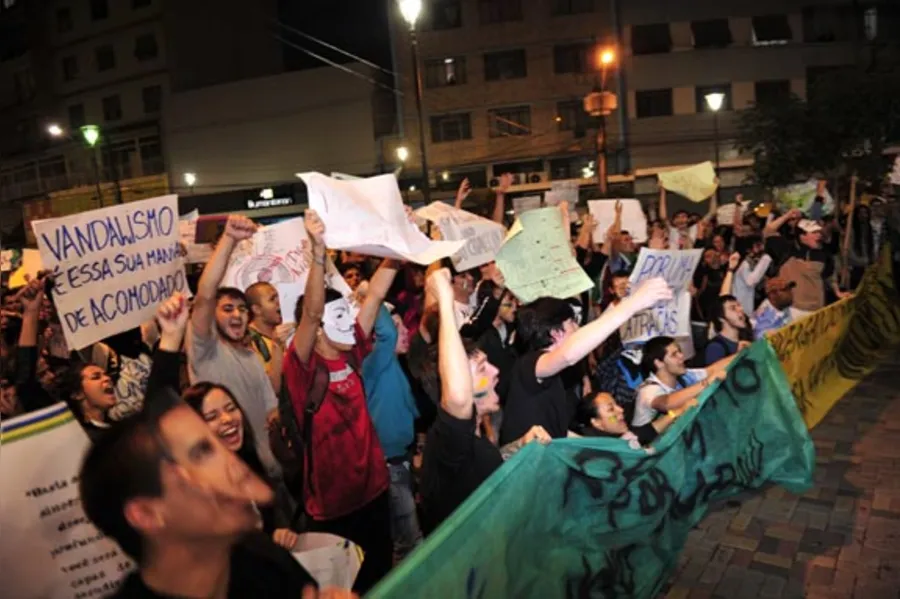 Onda de protestos toma conta do País