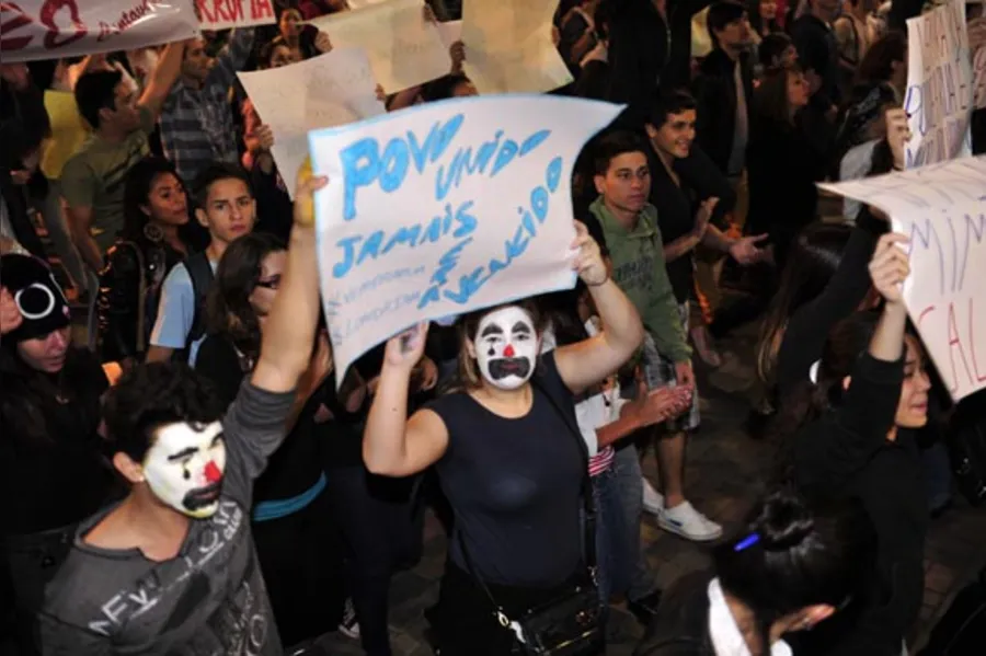 Confira galeria de imagens dos protestos em Londrina
