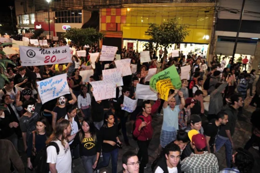 Confira galeria de imagens dos protestos em Londrina