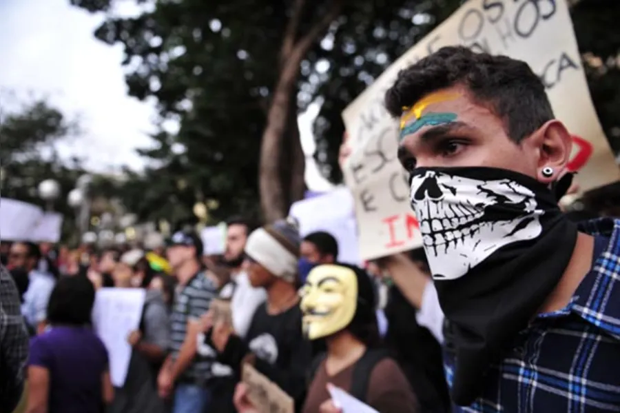 Onda de protestos toma conta do País