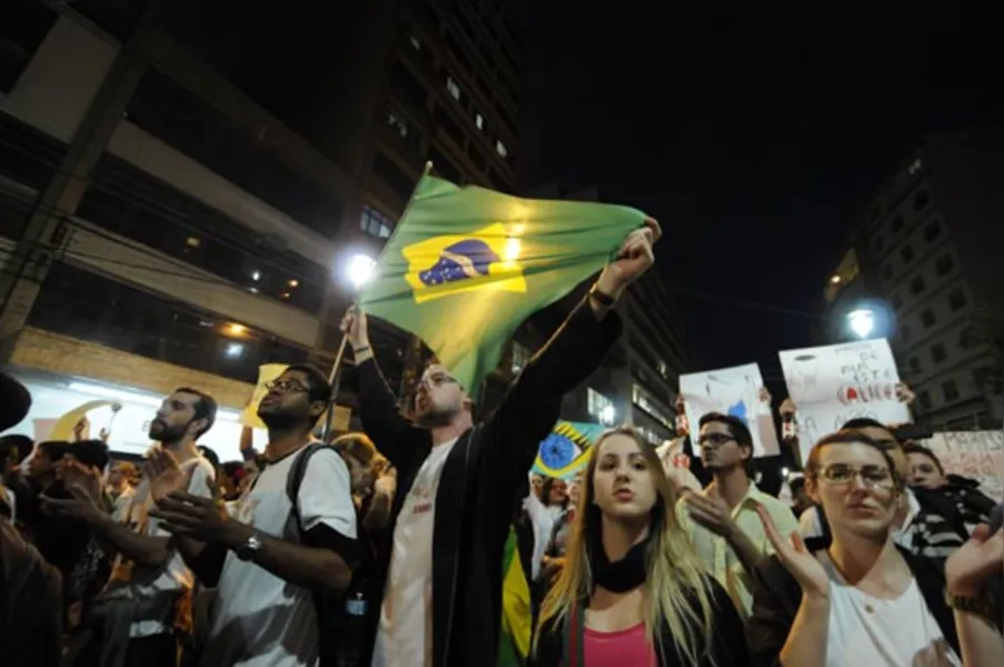 Onda de protestos toma conta do País