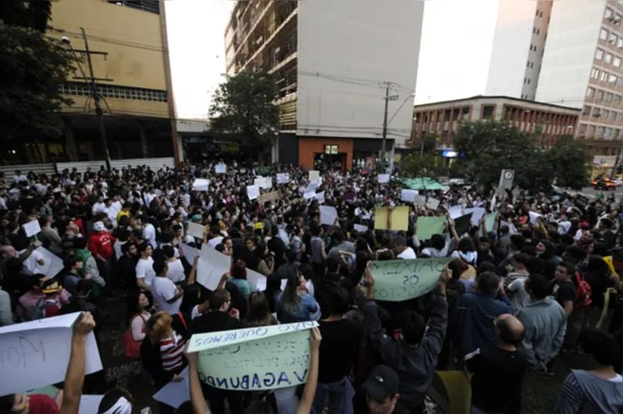 Onda de protestos toma conta do País