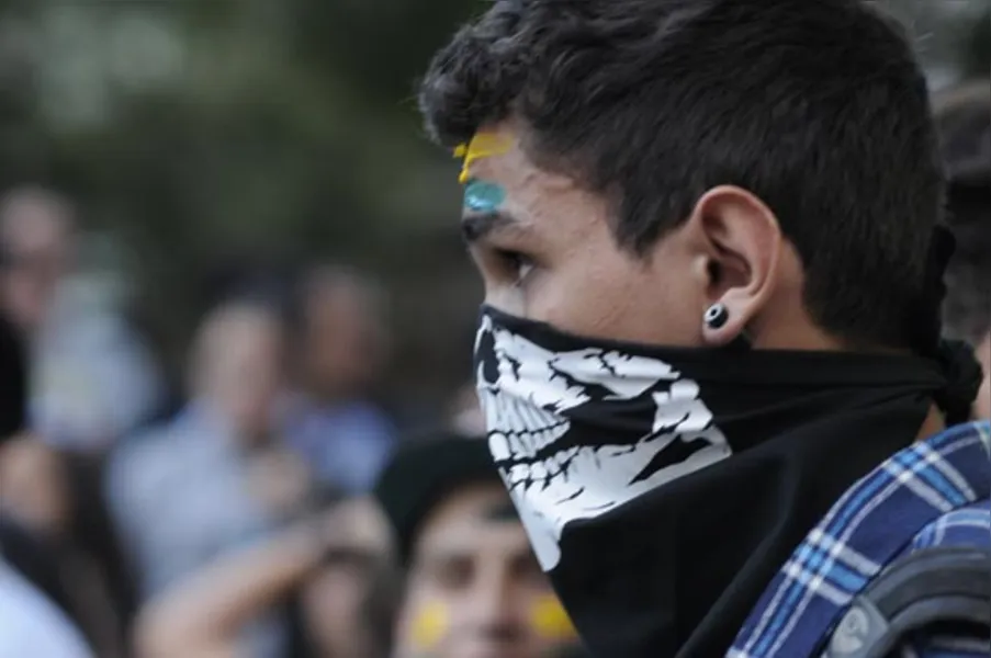 Onda de protestos toma conta do País