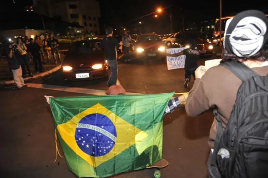 Onda de protestos toma conta do País