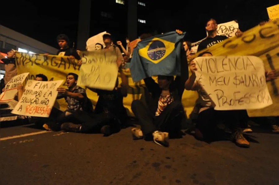Confira galeria de imagens dos protestos em Londrina