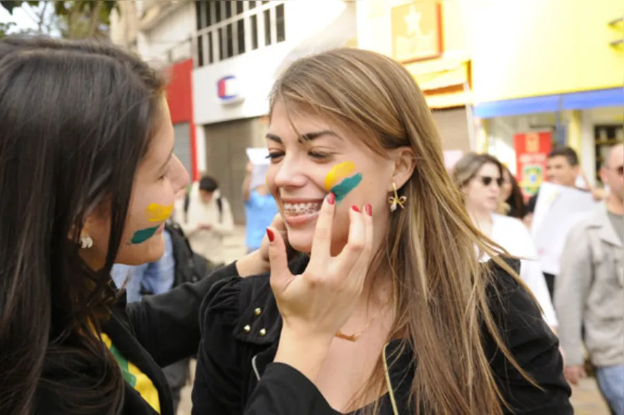 Marcha volta a colorir as ruas de Londrina