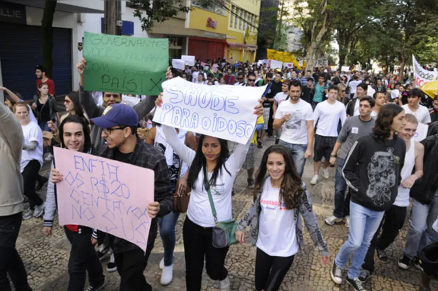 Marcha volta a colorir as ruas de Londrina