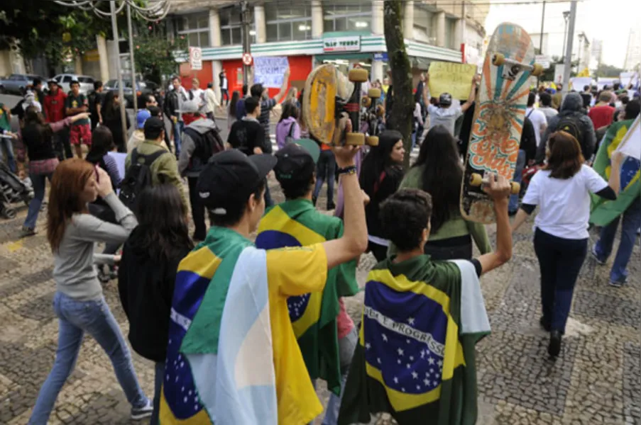 Marcha volta a colorir as ruas de Londrina