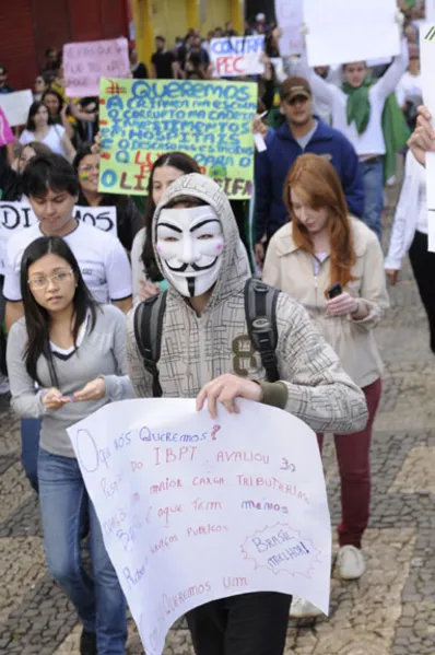 Marcha volta a colorir as ruas de Londrina