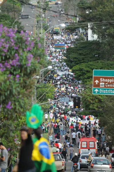 Marcha volta a colorir as ruas de Londrina