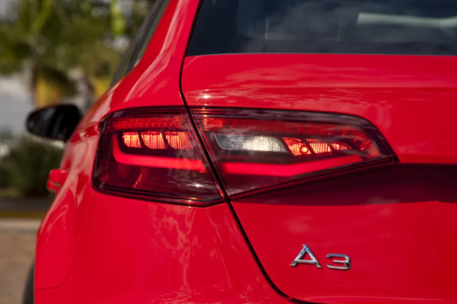 A3 Sportback chega mais elegante, equipado e potente