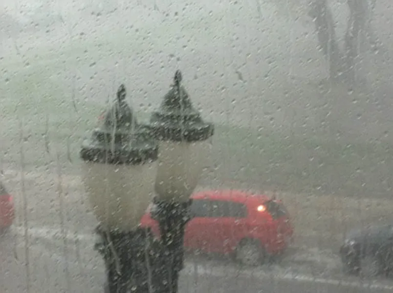 Chuva causa transtornos em Londrina e Curitiba