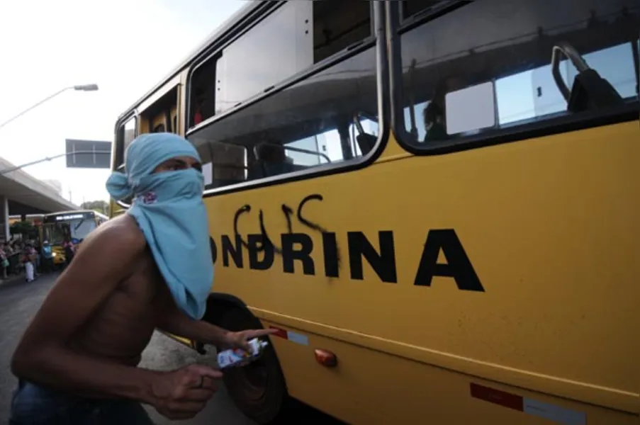 Protesto contra tarifa termina em confusão