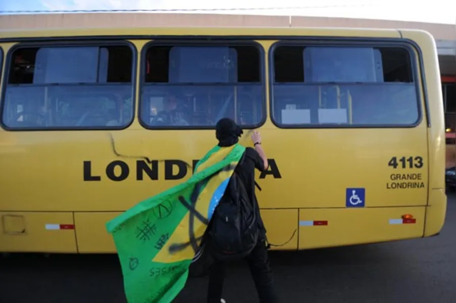 Protesto contra tarifa termina em confusão
