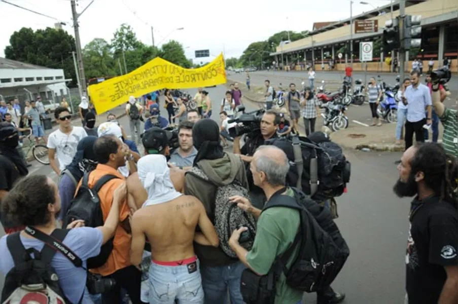 Entidades fazem segundo protesto contra tarifa de ônibus