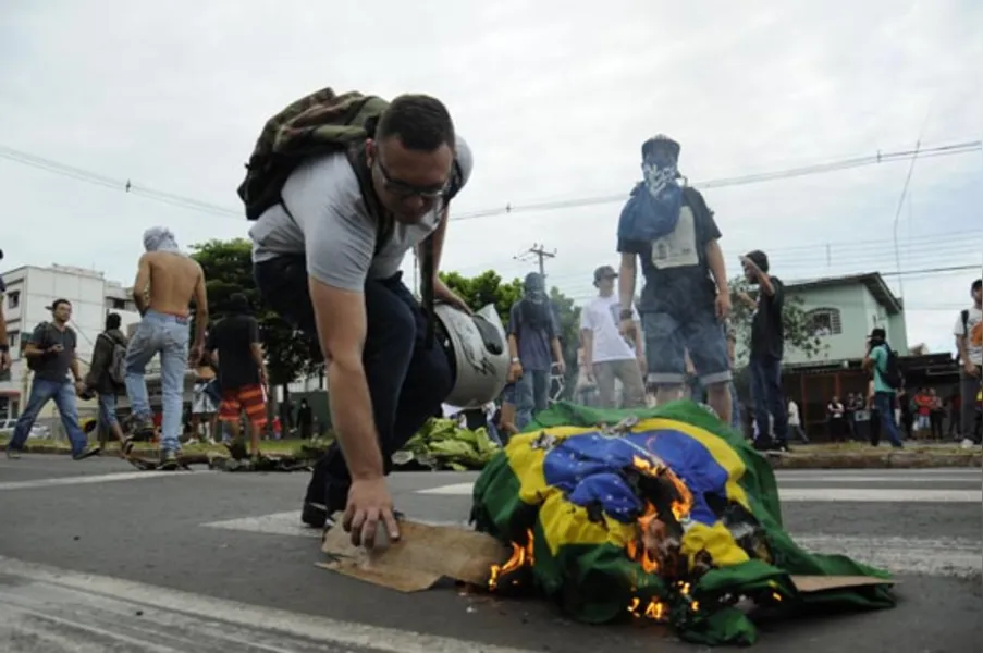 Entidades fazem segundo protesto contra tarifa de ônibus