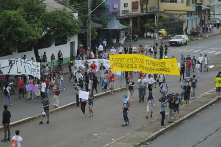 Entidades fazem segundo protesto contra tarifa de ônibus