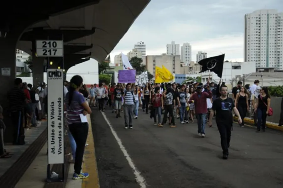 Entidades fazem segundo protesto contra tarifa de ônibus