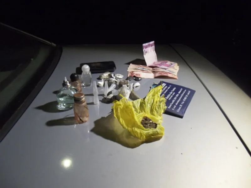 Polícia é recebida a tiros em baile funk; quatro foram presos