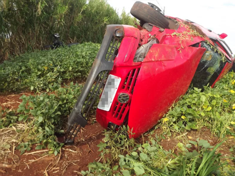 Homem morre em capotamento nesta tarde