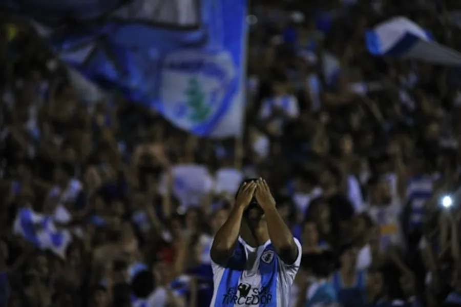 LEC atropela Atlético e está na final