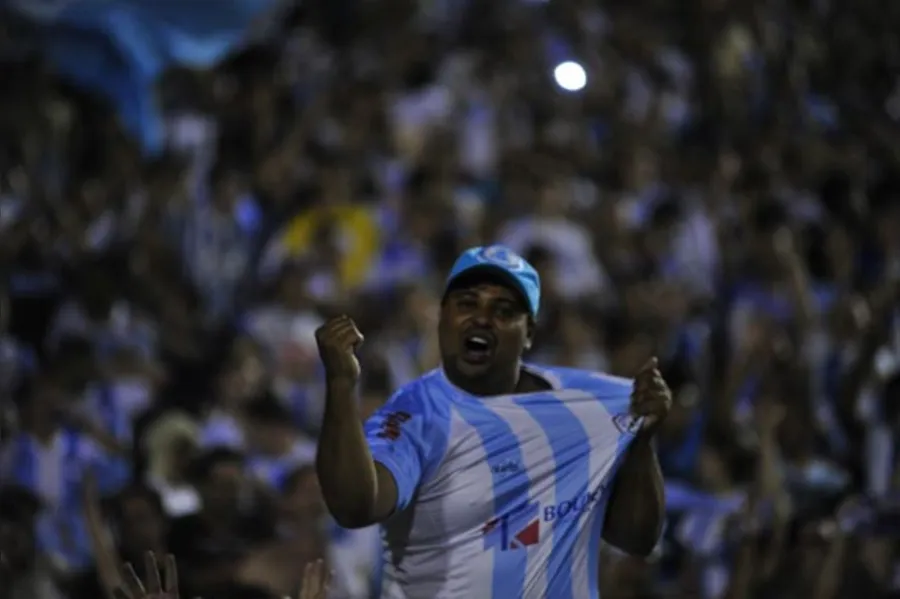 LEC atropela Atlético e está na final