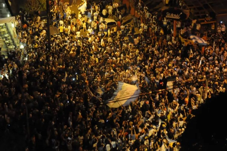 Confira, em imagens, a festa do título do Tubarão