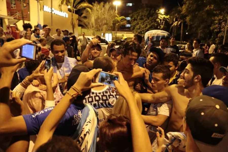 Confira, em imagens, a festa do título do Tubarão