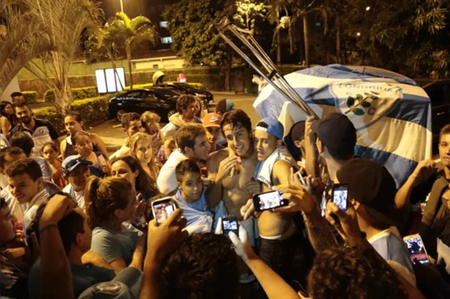 Confira, em imagens, a festa do título do Tubarão