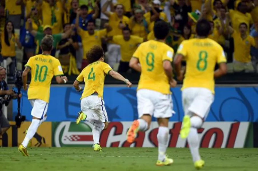 Zagueiros marcam e carregam Brasil para a semifinal