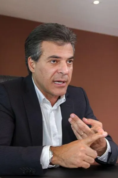 ENTREVISTA - "Eles querem Estados e municípios de pires na mão"