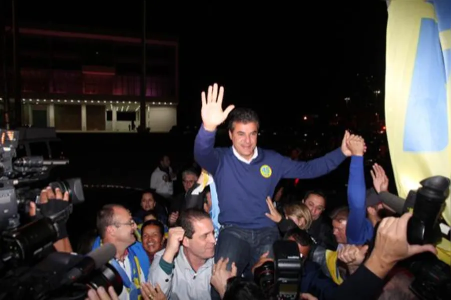 Beto Richa é reeleito em primeiro turno