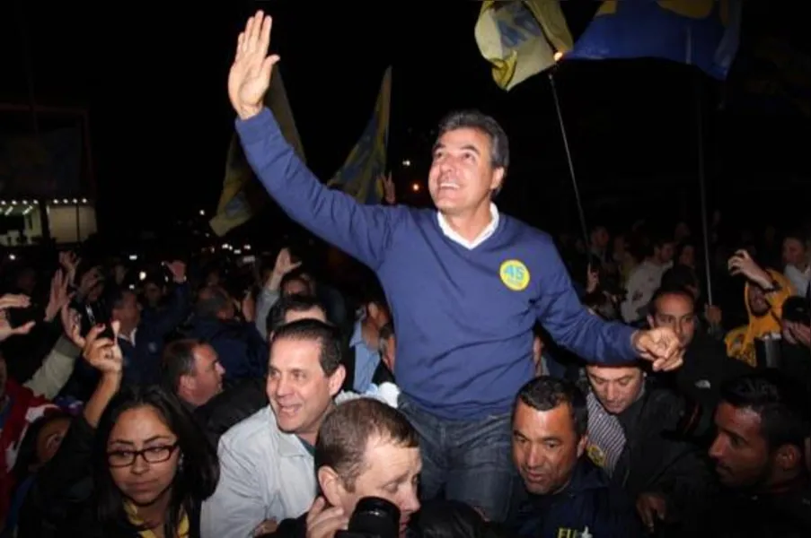 Beto Richa é reeleito em primeiro turno
