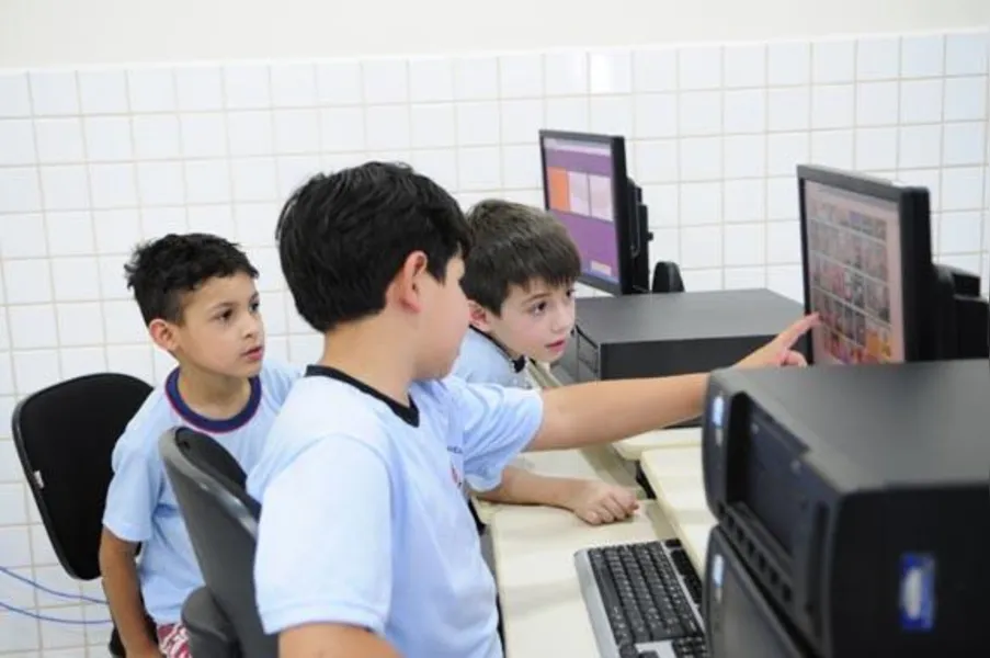 EDUCAÇÃO - Por uma escola nota 10