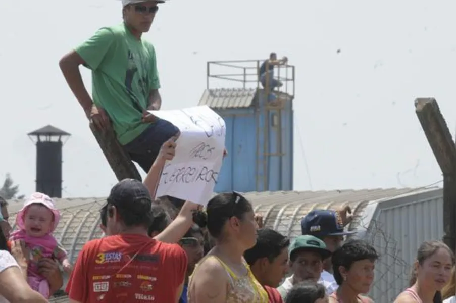 Rebelados exigem troca do comando de penitenciária