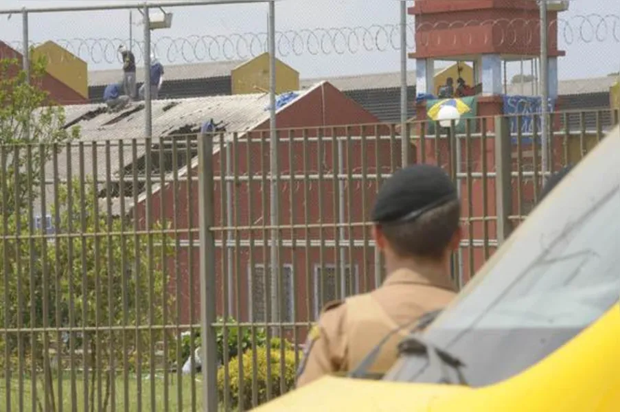 Rebelados exigem troca do comando de penitenciária